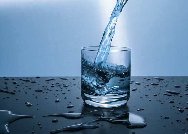 drink-water-How-to-Lose-Weight-Gained-From-Medication